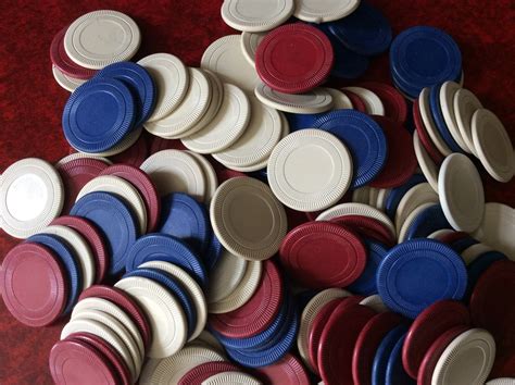 vintage poker chips collectibles.